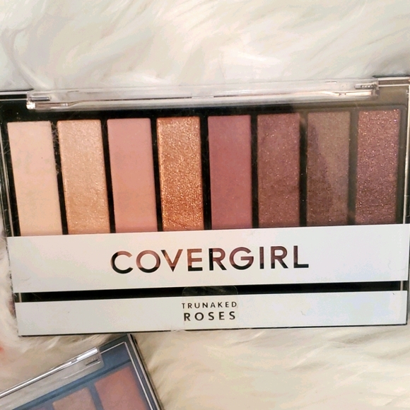 COVERGIRL MAKE-UP BUNDLE - Picture 2 of 7